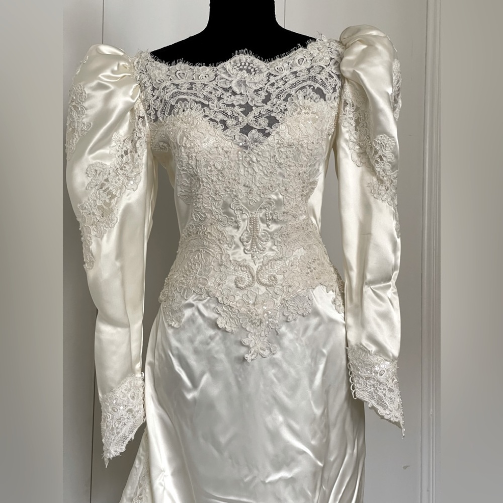 Vintage Eve of Mylady Circa 1988 Lace/Satin/Pearl Mermaid Wedding Gown